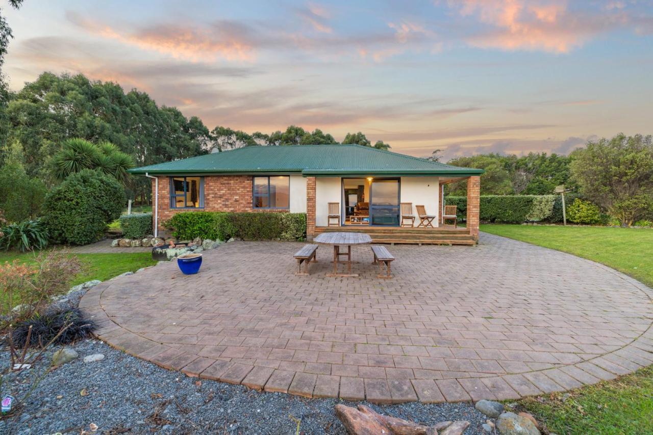 Villa Ocean & Mountain Views - Kaikoura Exterior foto